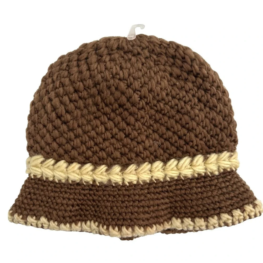 Women's Crochet Cloche Fleece Lined Winter Hat Faux Fur Flower Accent Brown Knit
